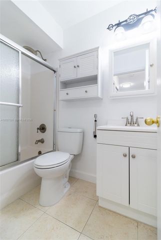 8360 NW 10th St 3C, Miami, FL 33126