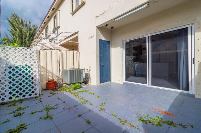 8360 NW 10th St 3C, Miami, FL 33126