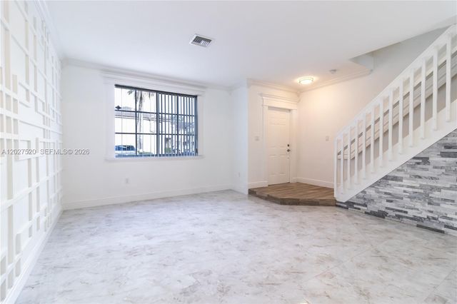 8360 NW 10th St 3C, Miami, FL 33126