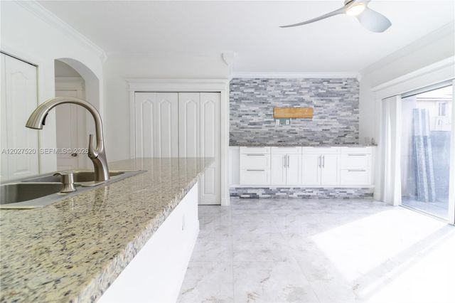 8360 NW 10th St 3C, Miami, FL 33126