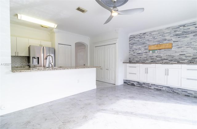 8360 NW 10th St 3C, Miami, FL 33126
