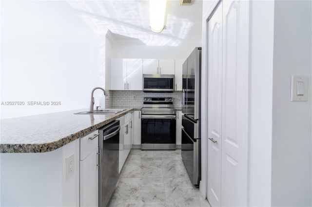 8360 NW 10th St 3C, Miami, FL 33126