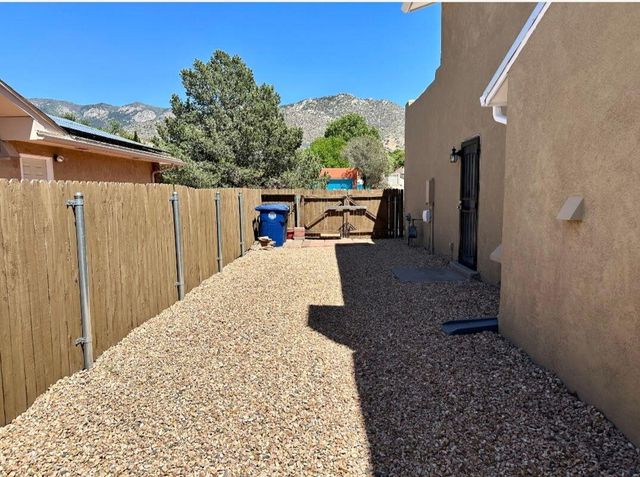 1117 Turner Drive NE, Albuquerque, NM 87123