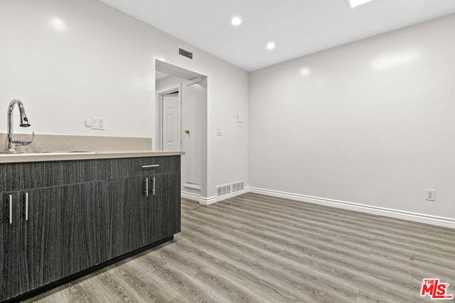 330 E Dryden Street 3, Glendale, CA 91207