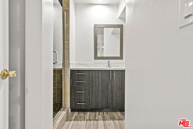 330 E Dryden Street 3, Glendale, CA 91207