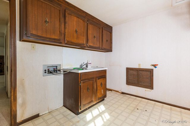 2502 County Road 6380, West Plains, MO 65775