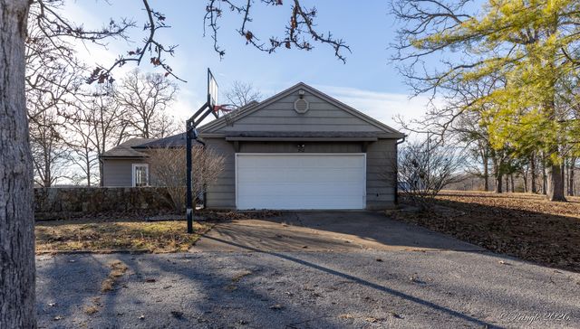 2502 County Road 6380, West Plains, MO 65775