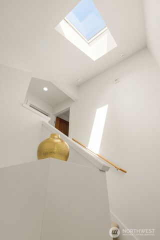 2815 24th Avenue S, Seattle, WA 98144