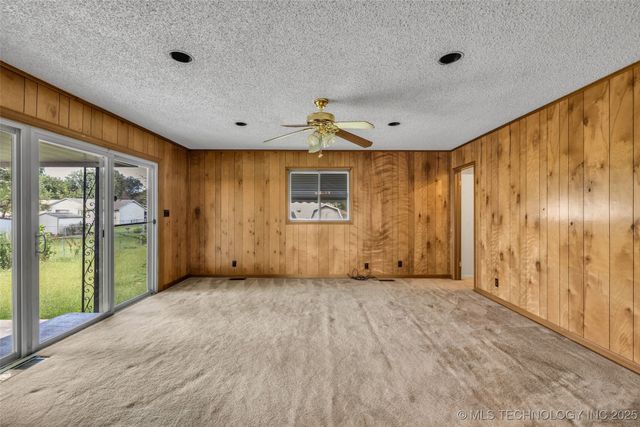 224 N 43rd Avenue, Tulsa, OK 74127