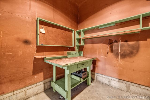 224 N 43rd Avenue, Tulsa, OK 74127