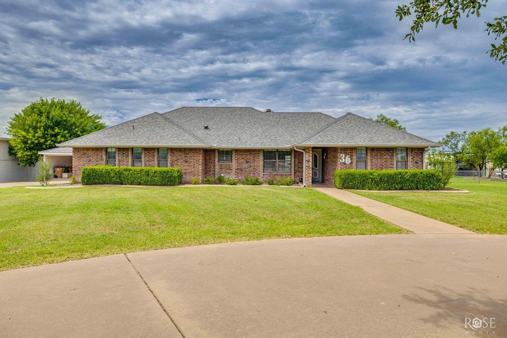 Image 1 of property listing at 36 Loch Lomond Road, San Angelo, TX 76901