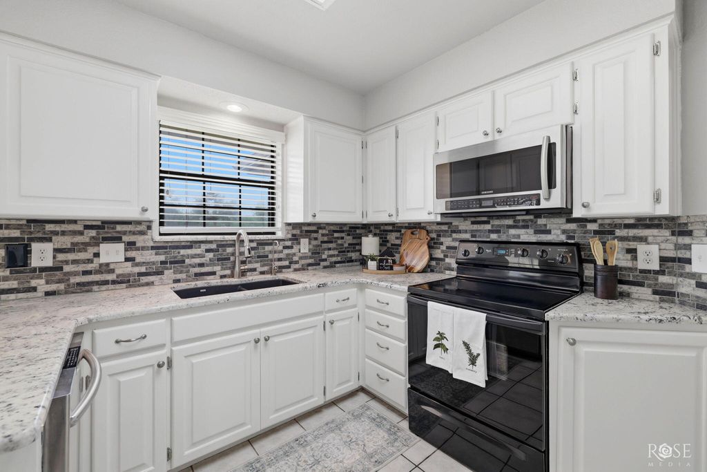 Image 11 of property listing at 36 Loch Lomond Road, San Angelo, TX 76901