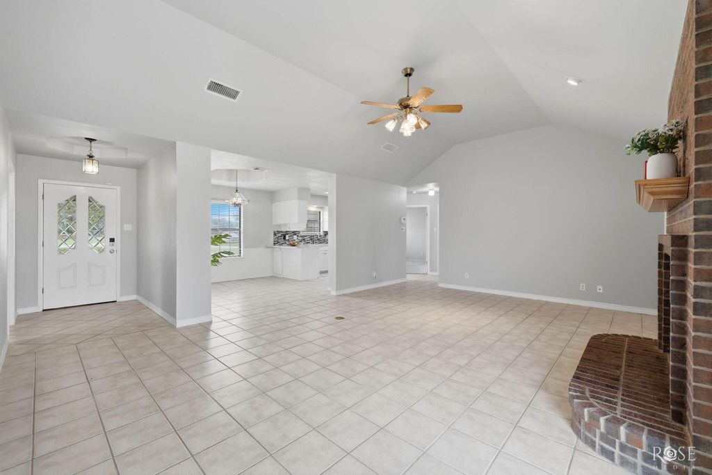 Image 7 of property listing at 36 Loch Lomond Road, San Angelo, TX 76901