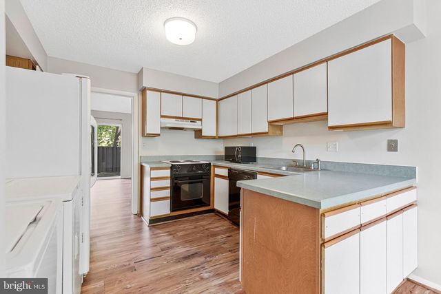 2202 SOUTHGATE SQ, Reston, VA 20191