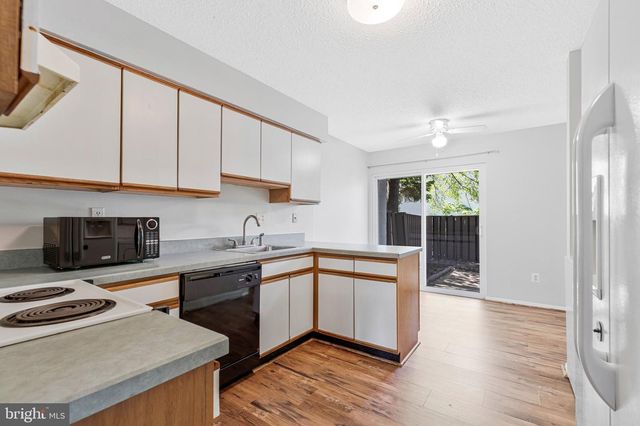 2202 SOUTHGATE SQ, Reston, VA 20191