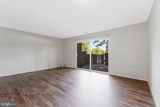 2202 SOUTHGATE SQ, Reston, VA 20191
