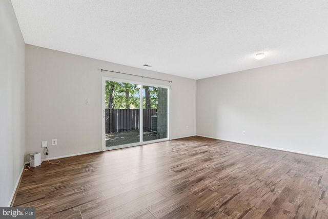 2202 SOUTHGATE SQ, Reston, VA 20191