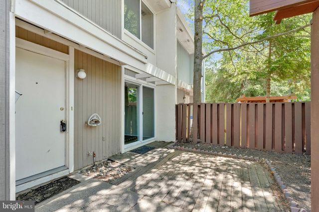 2202 SOUTHGATE SQ, Reston, VA 20191