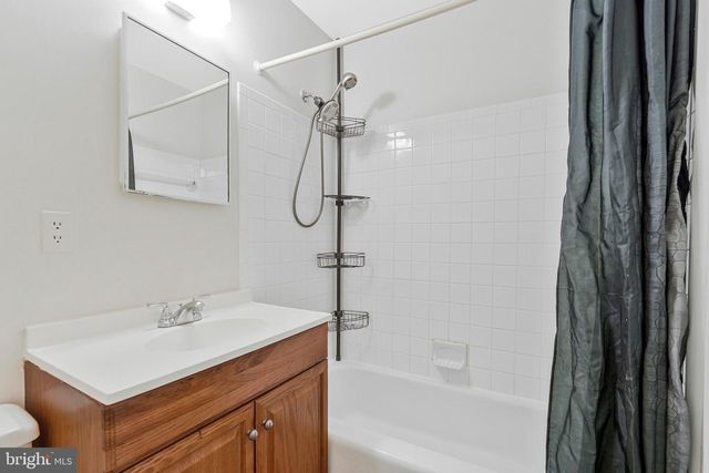 2202 SOUTHGATE SQ, Reston, VA 20191