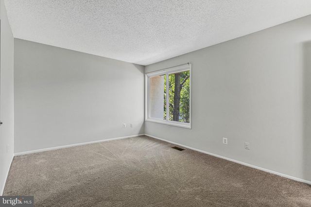 2202 SOUTHGATE SQ, Reston, VA 20191