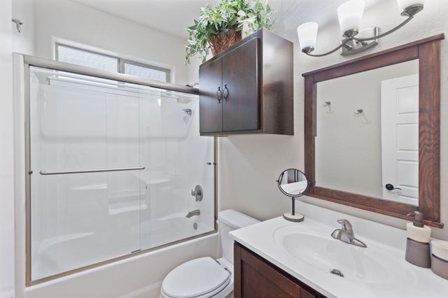 1110 Catherine Way, Grants Pass, OR 97526