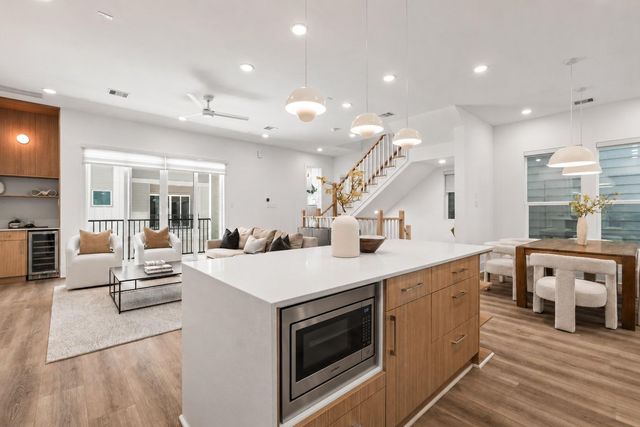 619 Skyland Terrace Way, Houston, TX 77009