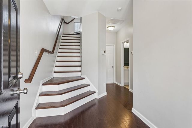 513 Violet CT, Newport News, VA 23602