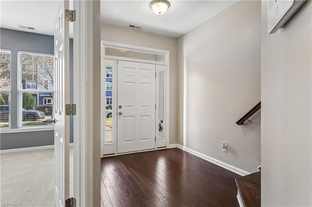 513 Violet CT, Newport News, VA 23602