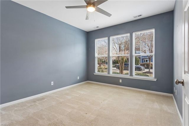 513 Violet CT, Newport News, VA 23602