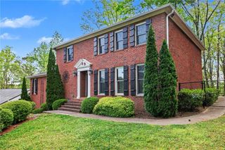 205 Marsh Glen Point, Atlanta, GA 30328