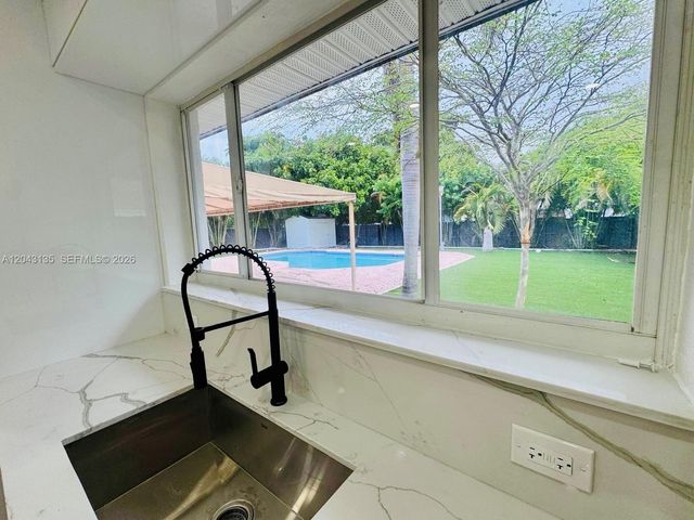 2271 SW 30th Ter, Fort Lauderdale, FL 33312