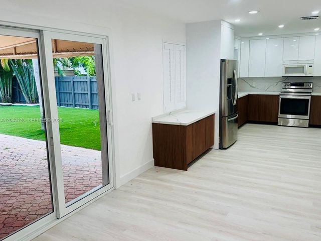 2271 SW 30th Ter, Fort Lauderdale, FL 33312