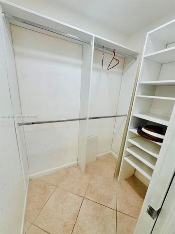 2271 SW 30th Ter, Fort Lauderdale, FL 33312