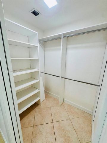 2271 SW 30th Ter, Fort Lauderdale, FL 33312
