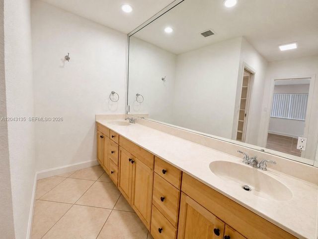 2271 SW 30th Ter, Fort Lauderdale, FL 33312