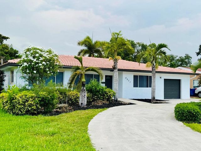 2271 SW 30th Ter, Fort Lauderdale, FL 33312