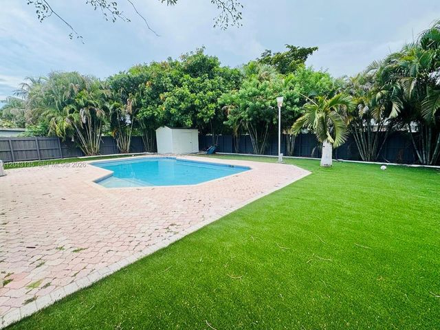 2271 SW 30th Ter, Fort Lauderdale, FL 33312