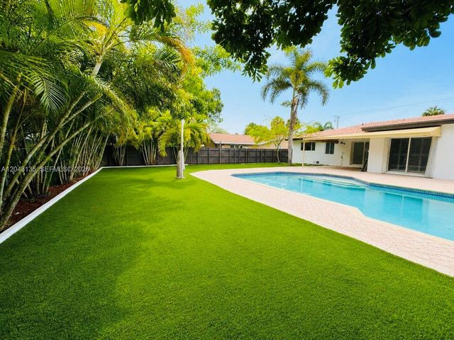 2271 SW 30th Ter, Fort Lauderdale, FL 33312