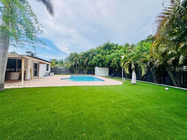 2271 SW 30th Ter, Fort Lauderdale, FL 33312