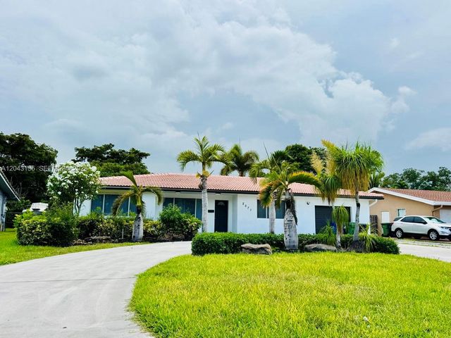 2271 SW 30th Ter, Fort Lauderdale, FL 33312