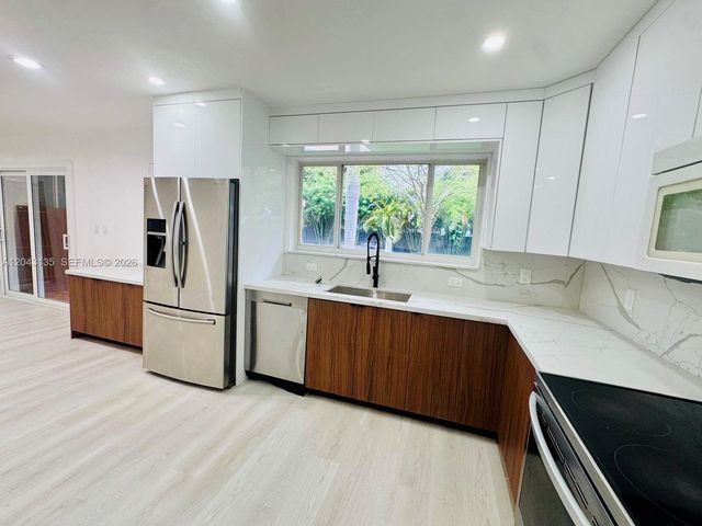 2271 SW 30th Ter, Fort Lauderdale, FL 33312