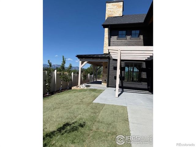 917 Latigo Loop, Lafayette, CO 80026