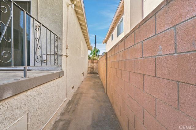 20232 Gifford Street, Winnetka, CA 91306