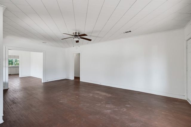 817 Marion Avenue, Fort Worth, TX 76104