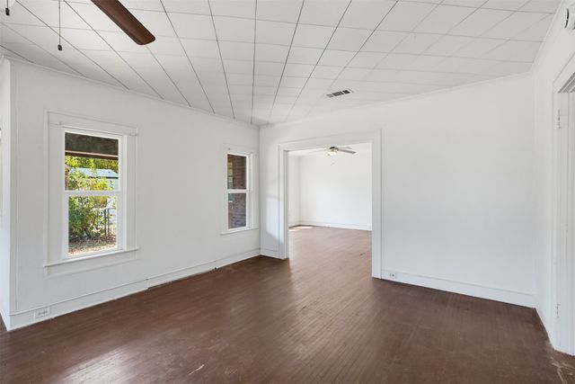 817 Marion Avenue, Fort Worth, TX 76104