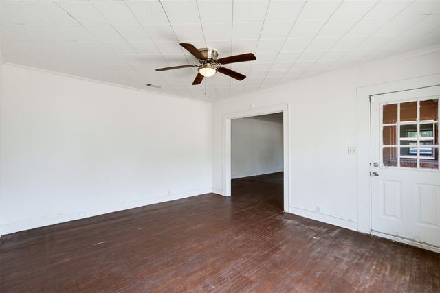 817 Marion Avenue, Fort Worth, TX 76104
