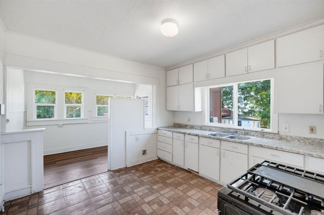 817 Marion Avenue, Fort Worth, TX 76104