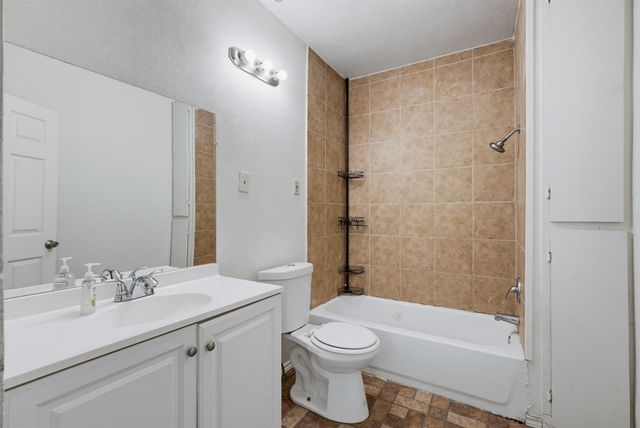 817 Marion Avenue, Fort Worth, TX 76104