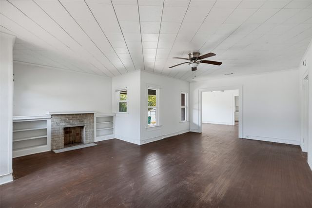 817 Marion Avenue, Fort Worth, TX 76104