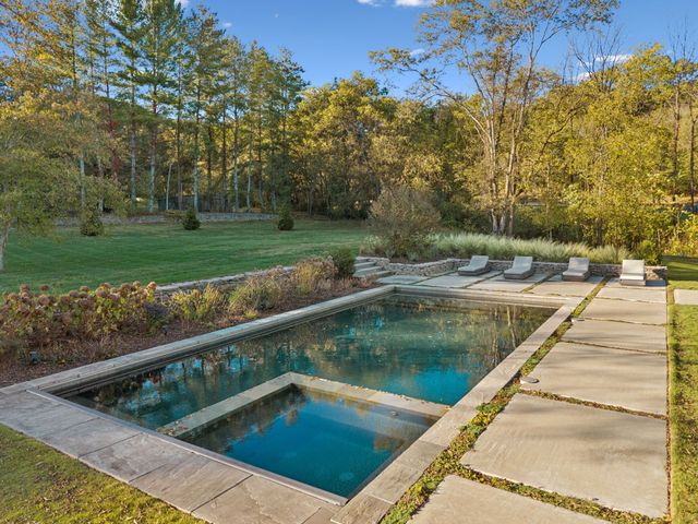 2060 Old Hillsboro Rd, Franklin, TN 37064